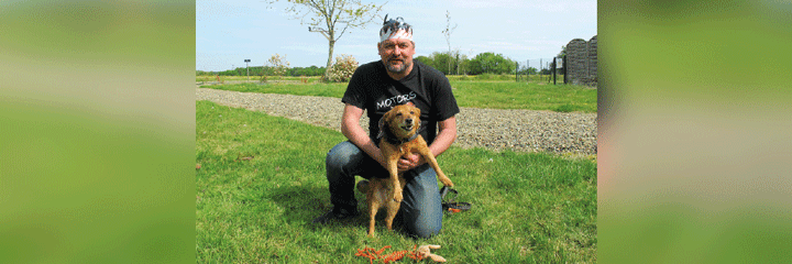Portrait de Patrick Bizon pour son anniversaire en compagnie de son chien Pix